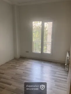 ۹۰ متر آپارتمان دوخوابه بازسازی‌شده در