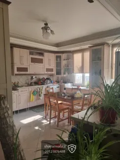 واحد خوش‌نقشه و نورگیر ۲۱۰ متری در فرمانیه شرقی