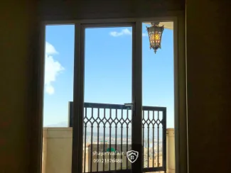 آپارتمان 260 متری تک‌واحدی در فرعی دنج و مشجر با دید رویایی شمال و جنوب در نیاوران