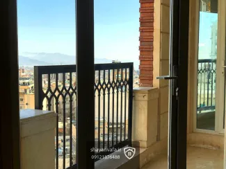 آپارتمان 260 متری تک‌واحدی در فرعی دنج و مشجر با دید رویایی شمال و جنوب در نیاوران