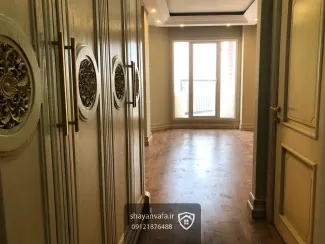 آپارتمان 260 متری تک‌واحدی در فرعی دنج و مشجر با دید رویایی شمال و جنوب در نیاوران