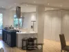 ۱۲۰ متر آپارتمان مهندسی‌ساز در فرعی دنج فرمانیه با دسترسی عالی